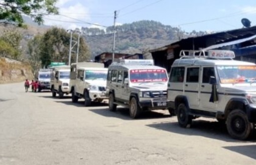 नगर बसको विरोधमा डोटीमा जिप सेवा बन्द, यात्रुलाई सास्ती