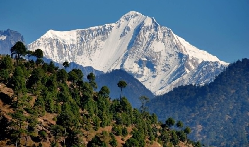 पर्यटकको पर्खाईमा साईपाल हिमाल र सुर्मा सरोवरले